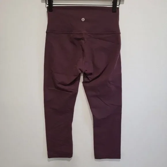 Lululemon Women’s Size 6 Burgundy Cropped Wunder Under Leggings - Picture 1 of 7